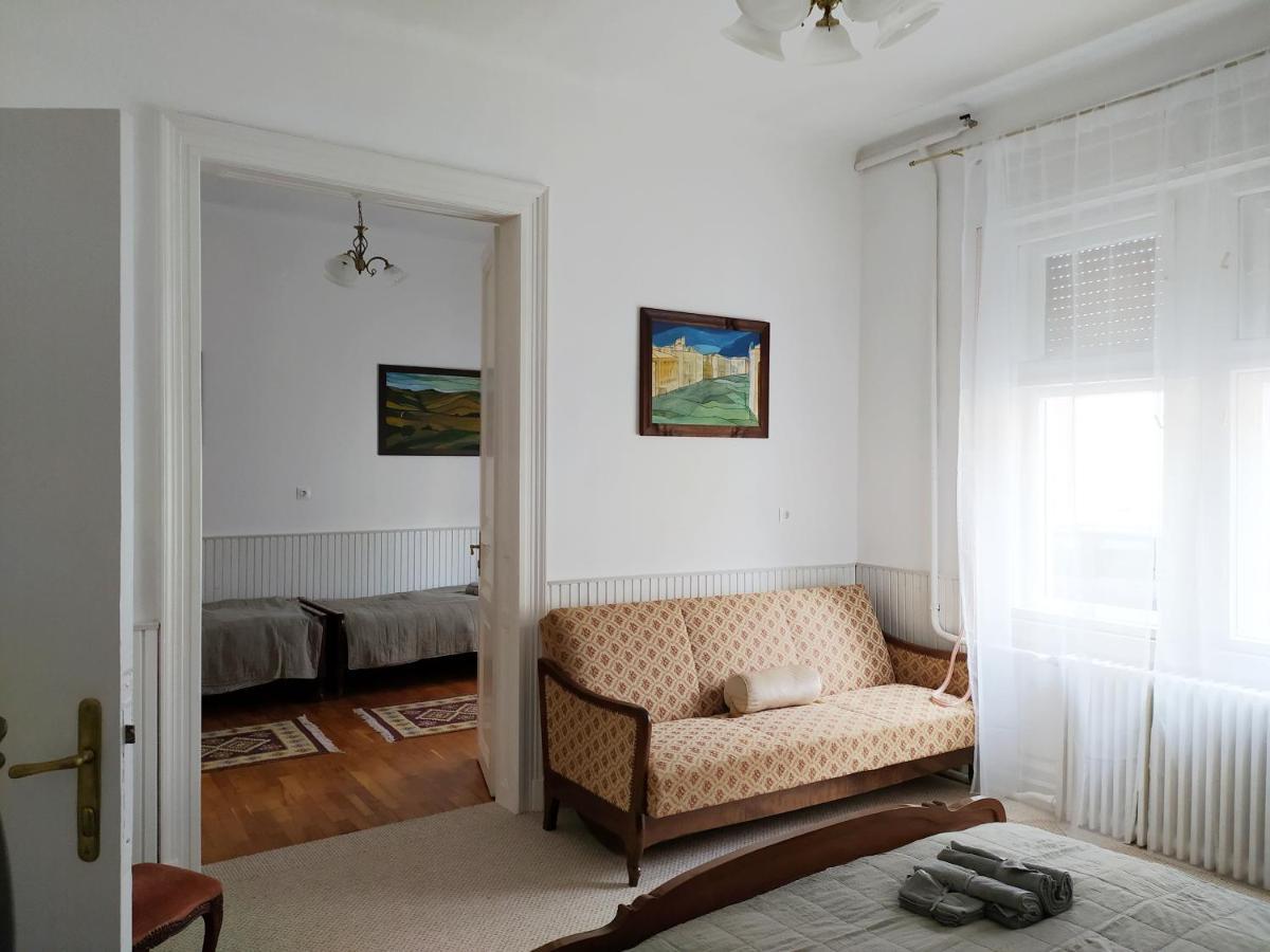 Atelier Keszthely Quarto foto